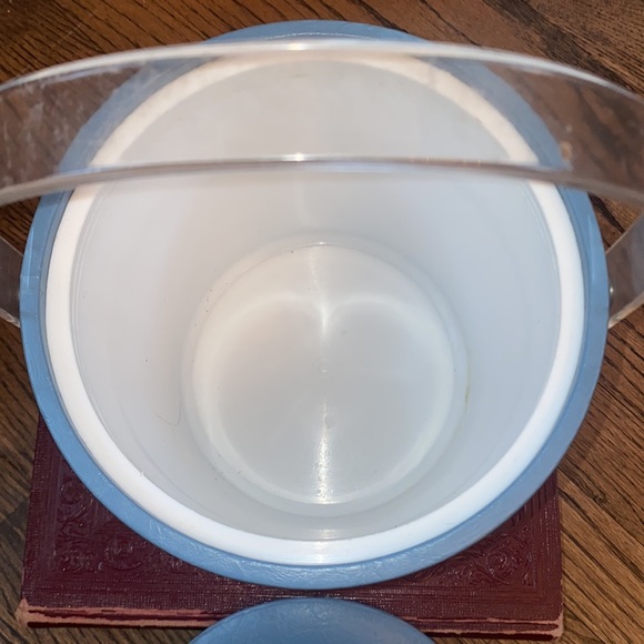 Vintage ice bucket blue faux leather /bring this as a hostess gift with a bottle - Picture 6 of 6